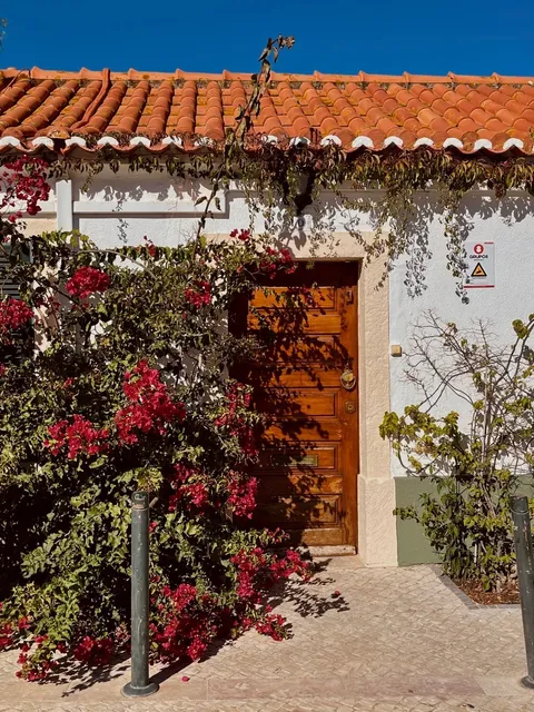 Cáceres Unplugged: Where Shrimp Sizzle & Squid Ink Reigns