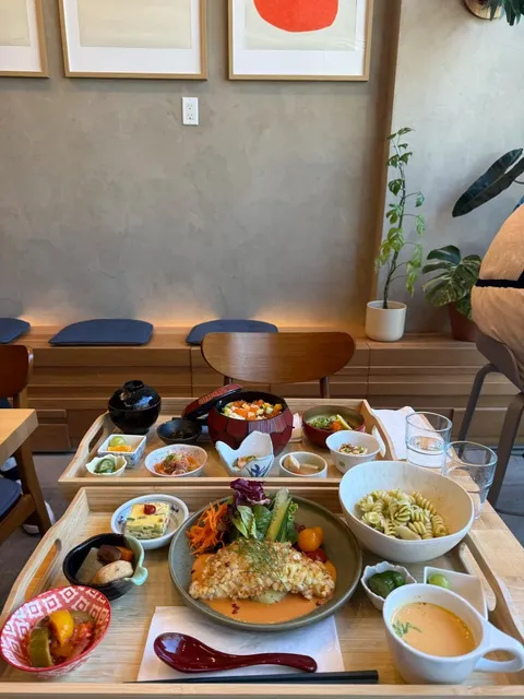 🇨🇦 ​​Bento Cafe: Vancouver’s New Japanese Comfort Spot!​​ 🍱✨