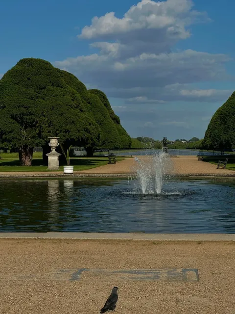 🌳 Summer in London: Hampton Court’s Enchanted Escape