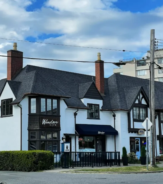 Take a walk to the beach for ice🇨🇦 Victoria's chilliest dessert