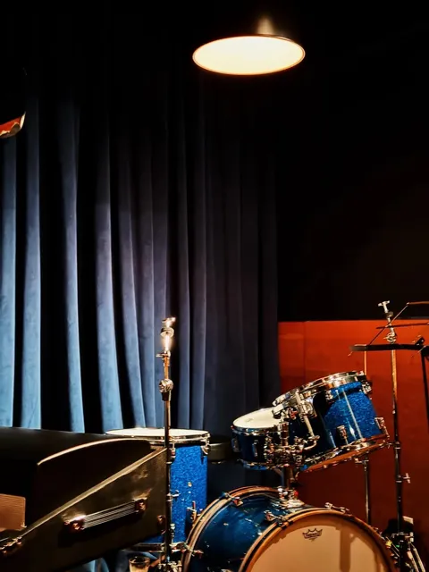 NYC's Cool New Jazz Bar 🐦｜Birds