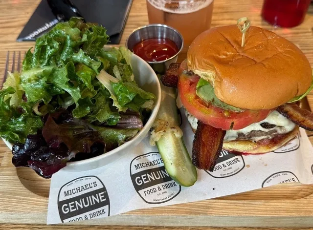 A Refined Dining Spot in the Shopping District