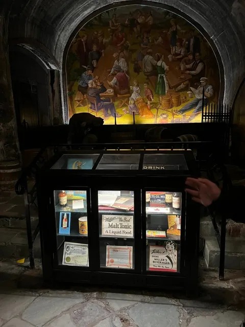 🇺🇸 Milwaukee Travel Guide | Miller Brewery Tour