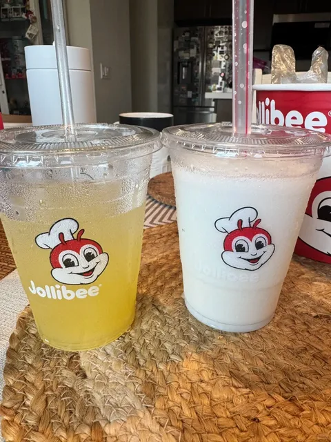 🍗 Jollibee Review: Just Stick to the Chicken! 🐝