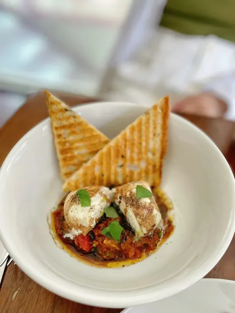 Philadelphia's Recently Discovered 20-Year-Old Afternoon Tea & Bar 😍