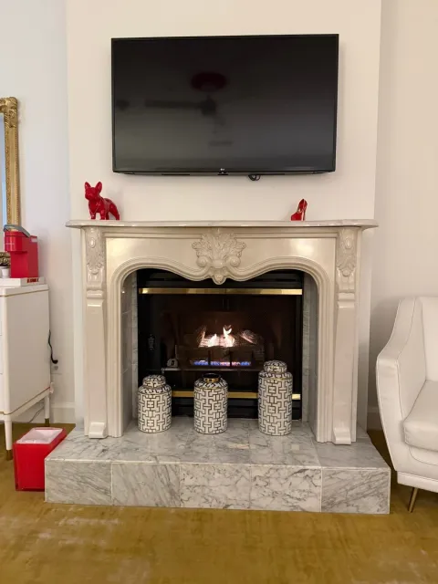 The Emeline: A Perfect Romantic Getaway in Charleston 💋🎨