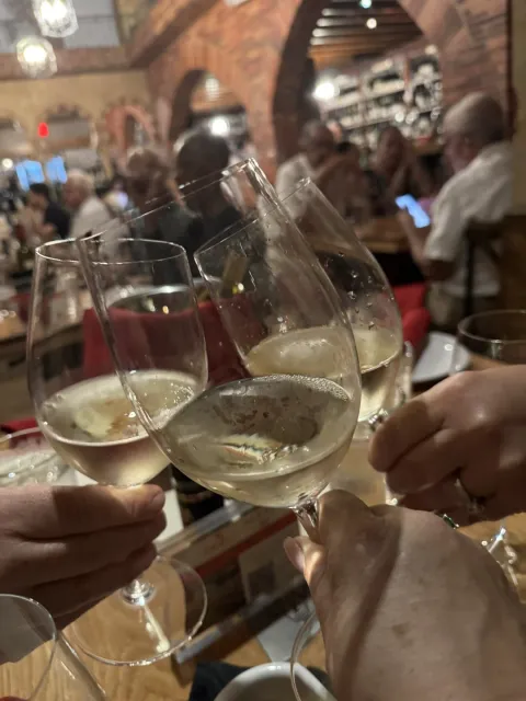 Tapas, Wine & Flamenco Guitar in Miami! 🎶