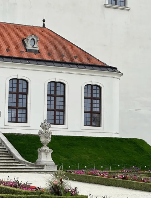 The old town doesn't have many particularly unique features.