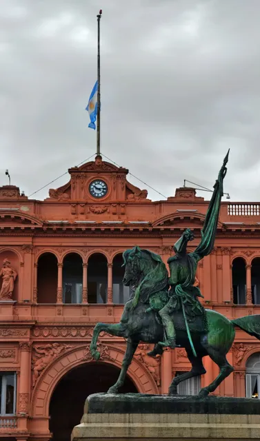  Buenos Aires in a Day | A Symphony of Pink Palaces, Bookish Theaters 