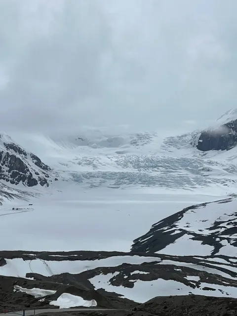 🌿 Columbia Icefield Adventure: Canada’s Frozen Giant (1)❄️
