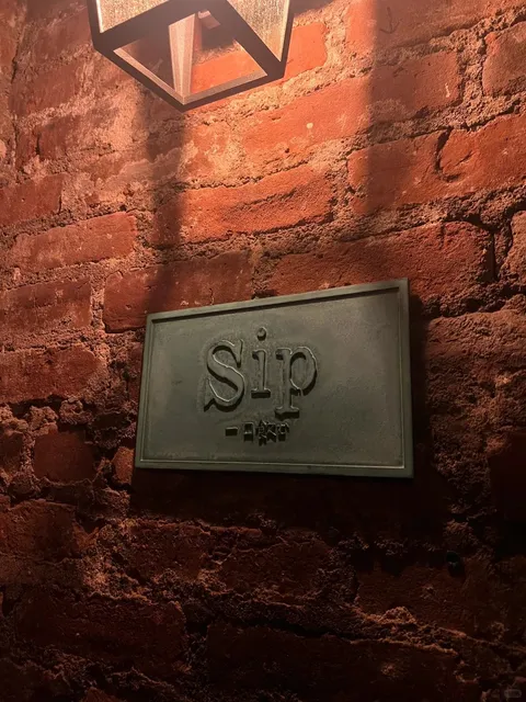 Sip | Mind-Blowing Spicy Fried Chicken(2)