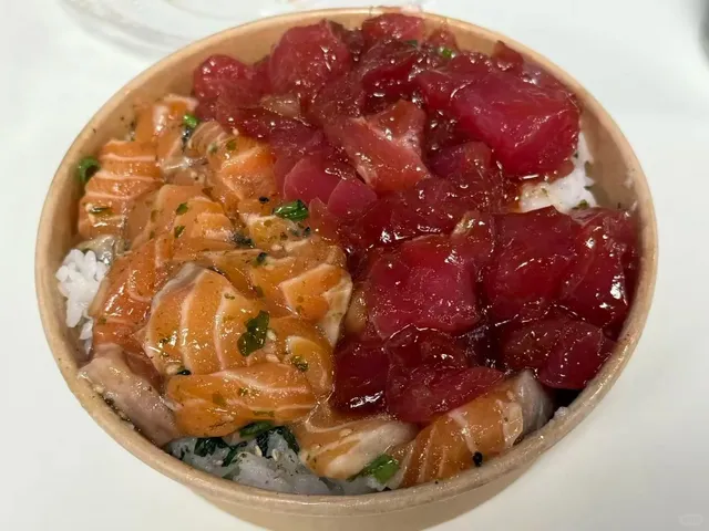If You Don’t Usually Eat Raw Fish, Skip the Poke in Hawaii 🍣🙅‍♀️