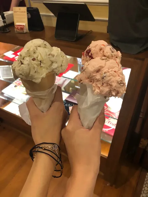 Savannah Leopold’s Ice Cream Shop: Tutti Frutti 🥰 