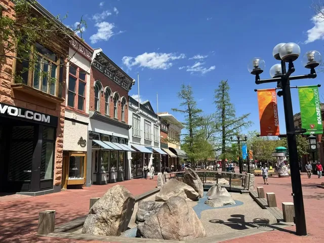 Colorado’s Old Town: A Nordic-Inspired Vintage Escape! 🏔️✨