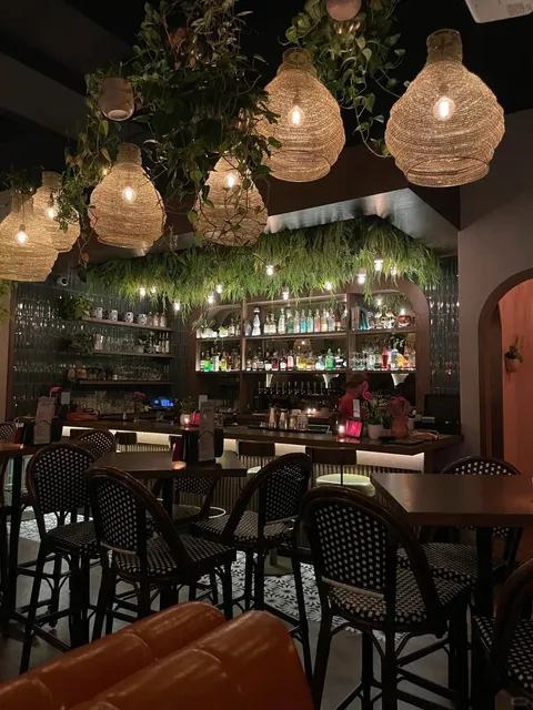 🇨🇦 ​​The Flamingo Room: Vancouver’s Hidden Tropical Oasis!​​ 🦩🍹