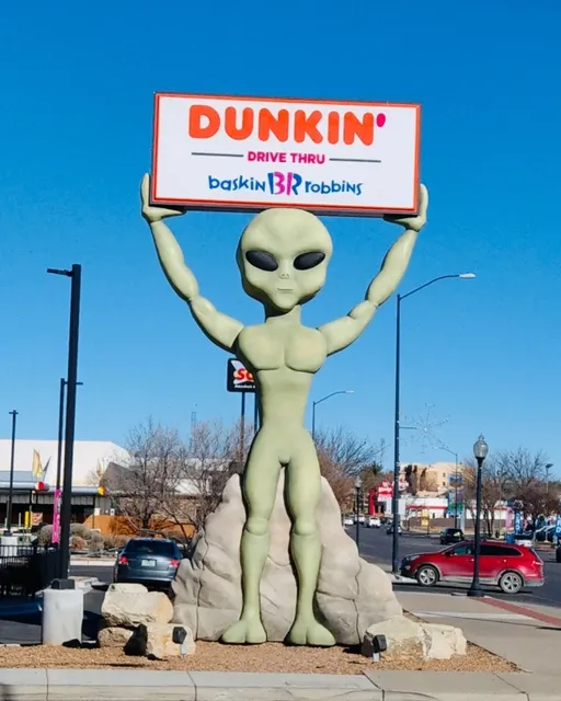 Dallas Day-Trip | Road-Trippin’ to the UFO Town 👽