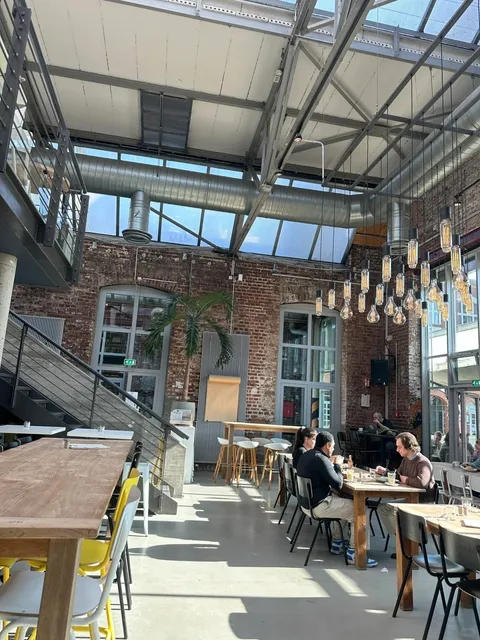 🇩🇪 Brunches in Düsseldorf: Gorgeous Sunlight & Delicious Food 🌞