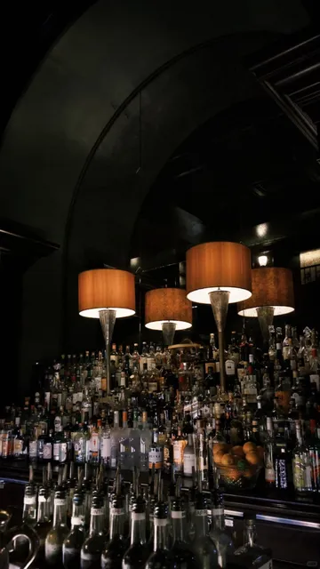 New York Date Night | The Cozy Pub Next to the Empire State Building 