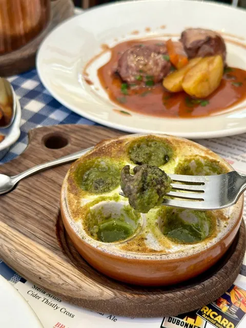 🇬🇧 Edinburgh 🏴󠁧󠁢󠁳󠁣󠁴󠁿 Succumbing to French Escargot