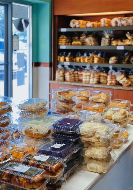  Filipino Purple Yam Bread + Bone Broth Clay Pot Rice Noodles