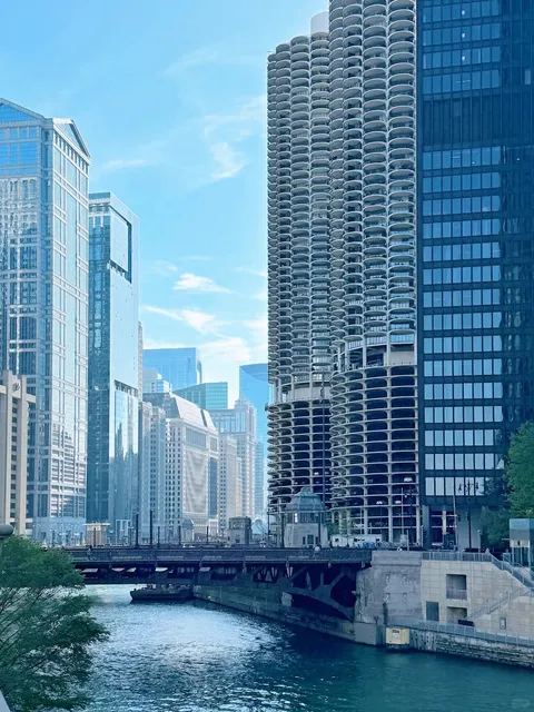🌆 Magnificent Mile & 360 Chicago: Chicago’s Glittering Heartbeat（2）