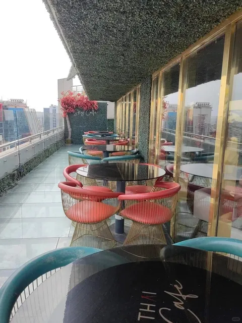 🌆 Real Thai Sky Café Review