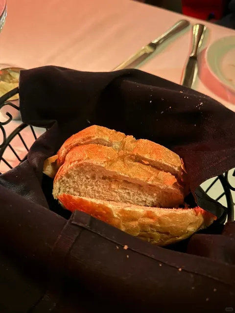 Chicago Downtown Century-Old Steakhouse 🥩 | Dining and Saving Money 