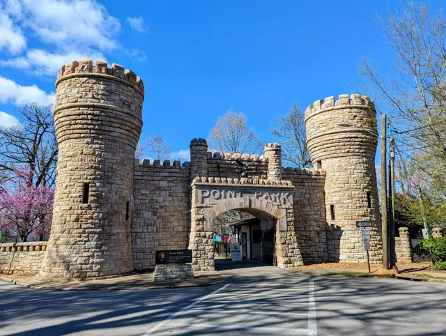 Chattanooga Travel Guide: The "Big Three" Must-Do Attractions 🌟🏞️