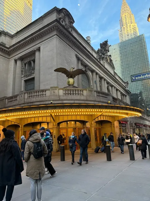 🚂✨ Grand Central Terminal: Where New York's Heart Beats 🕰️🏛️（1）