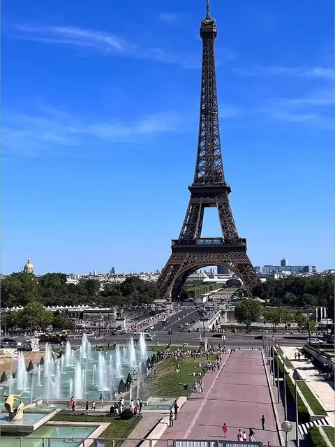 Paris Attractions Guide