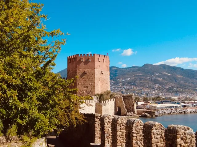  Alanya’s Red Tower: A Medieval Marvel of the Mediterranean 🌊✨