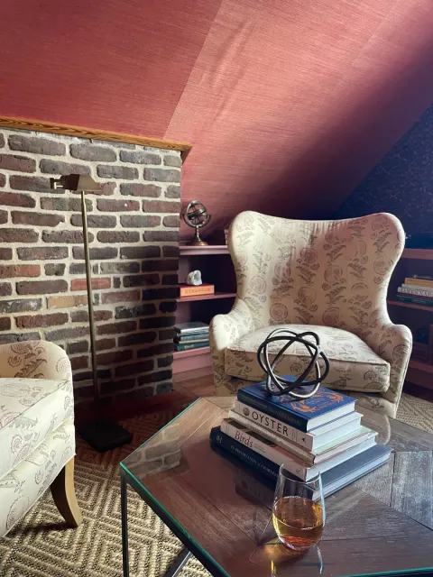 Charleston's Best Luxury Boutique Hotel! 🌟🏨