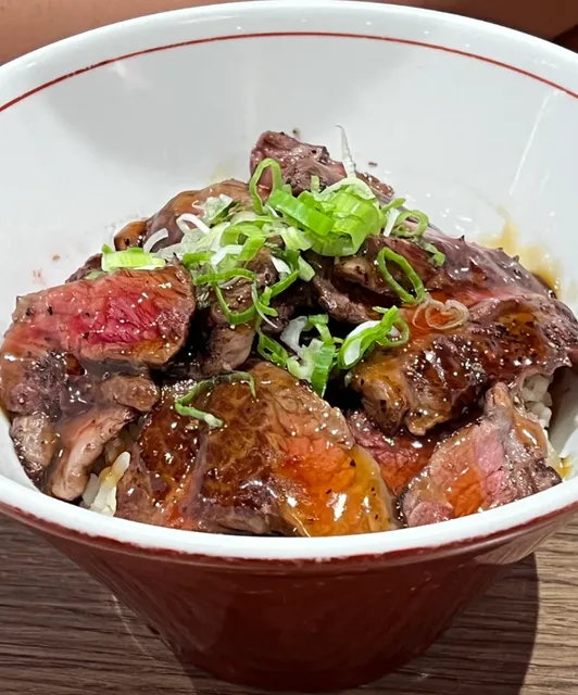 Toronto | Must-Try Affordable Japanese Donburi Near Eaton Centre! 