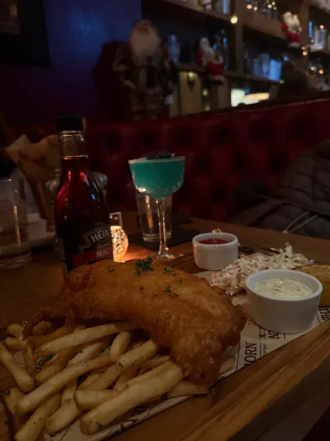 🍽️ A Chic & Cozy Dining Experience at Dearborn in Chicago! 🌆✨