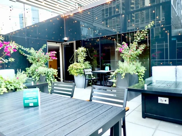 🌟 The Dreamy Romantic Package! 💖🏙️