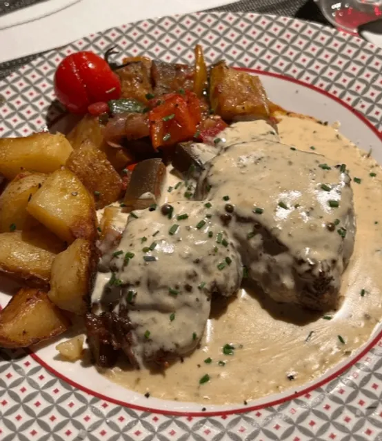 🇫🇷 Lyon | Traditional Lyonnaise Bistro in the Alley by the Cathedral