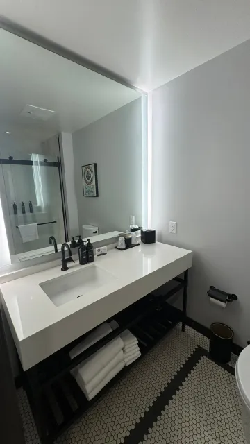 🏨 A Great Hotel, But San Francisco Comes at a Steep Price 💸