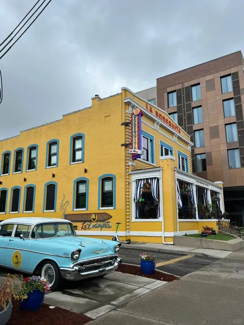 🇺🇸 Travel | A Day of Eating & Exploring in Louisville 🌮🏇