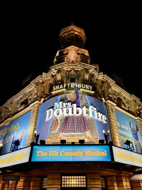 🎭 An Unforgettable Night at the Theatre! 🎶