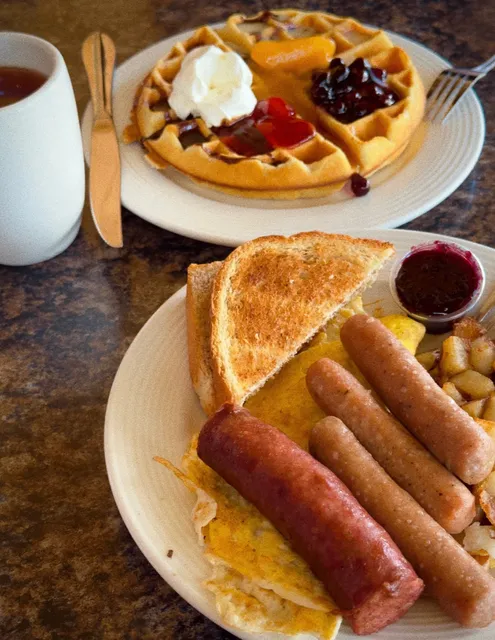 🇨🇦 Saskatoon’s Most Scenic Brunch Spot
