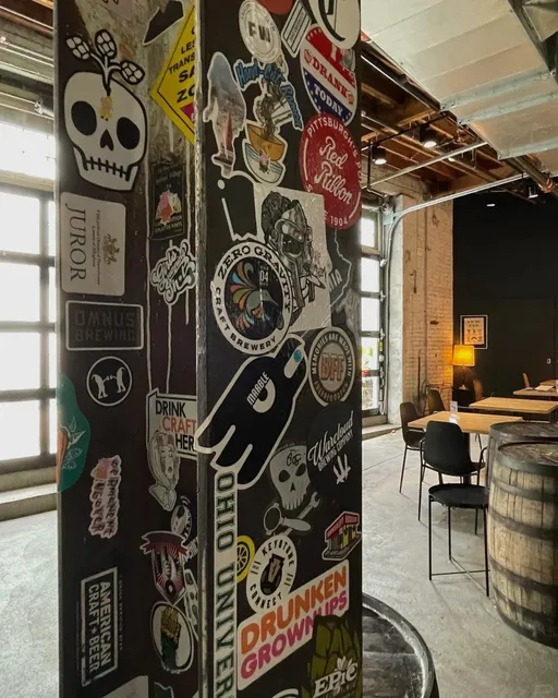 Pittsburgh Coffee ☕️ Drinking Coffee in a Brewery 🍻