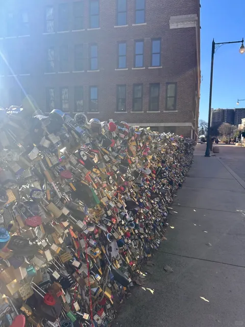 San Antonio Day Trip Guide: Riverwalk, Caves & Tex-Mex! 🌞🌮