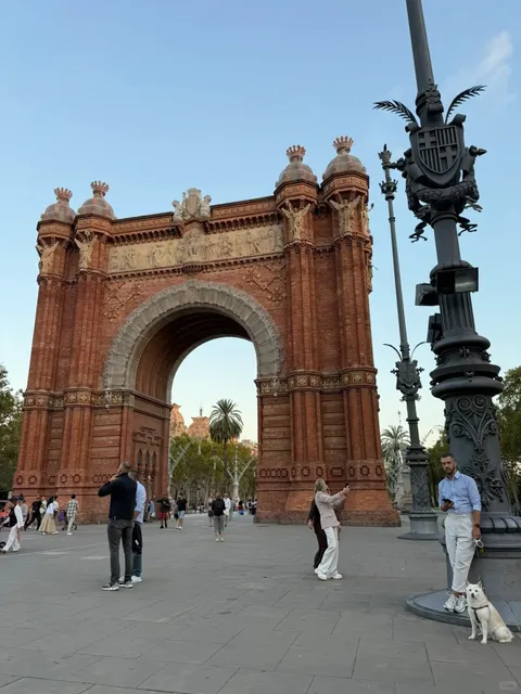 Barcelona Bucket List: Must-See Attractions 🇪🇸