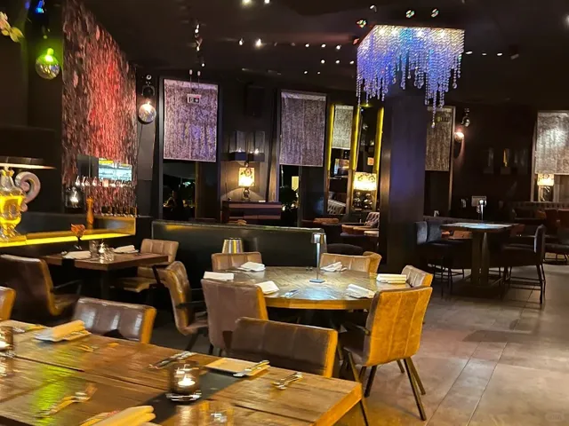 🇩🇪 Düsseldorf Restaurant Rec | Amazing Vibes at This Seafood Spot