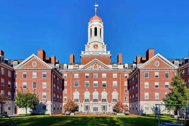📚🏛️ Harvard University（1）