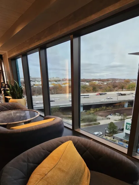 Honest Review: This Surprisingly Affordable Hotel in Washington DC