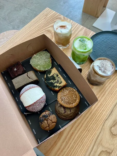 Honest Review of LA's Hottest Cafe Spot ☕🔥