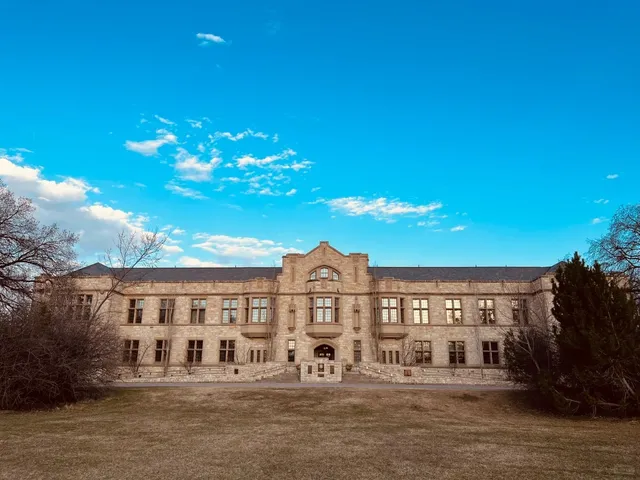 Winnipeg to Saskatoon — A 8-Hour Road Trip Across the Prairies! 🚗🌾