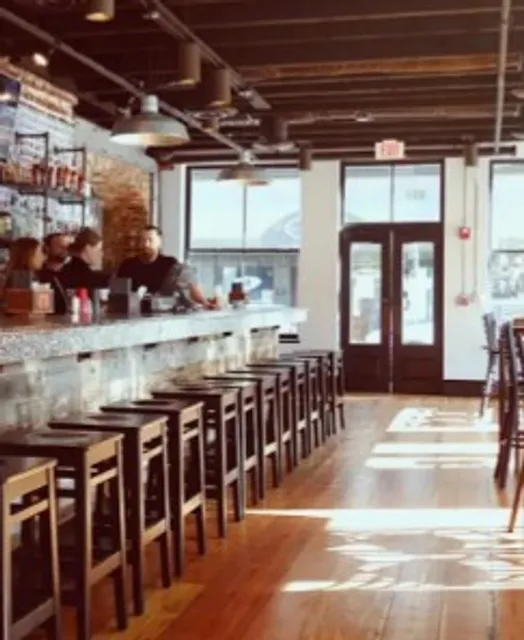 🦪 Sorry Charlie's Oysters | A Lively Riverfront Hub for Fresh Seafood