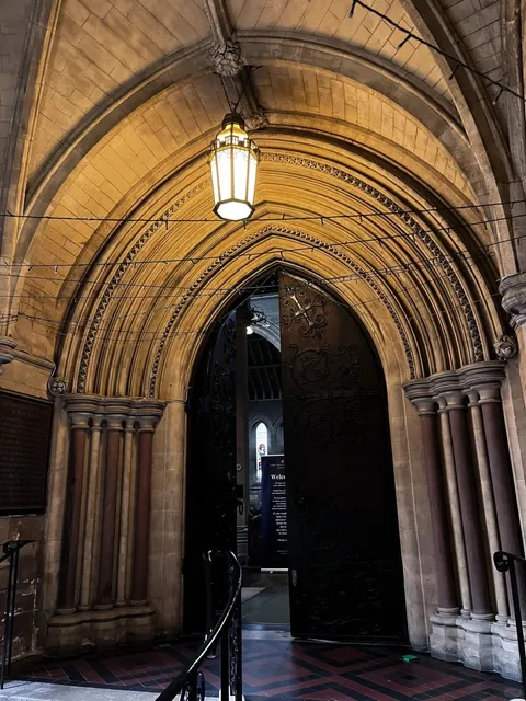 🇬🇧 London Architecture | St Mary Abbots Church